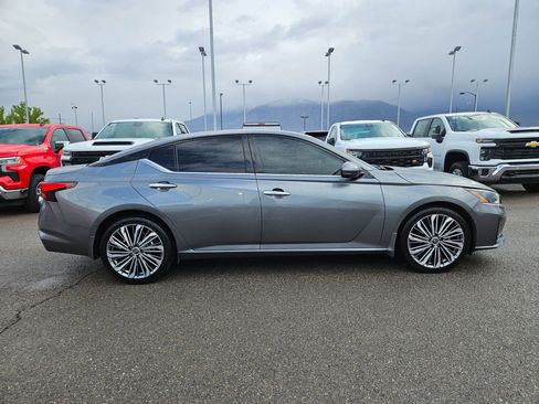 Used 2023 Nissan Altima 2.5 SL AWD/4WD image 16