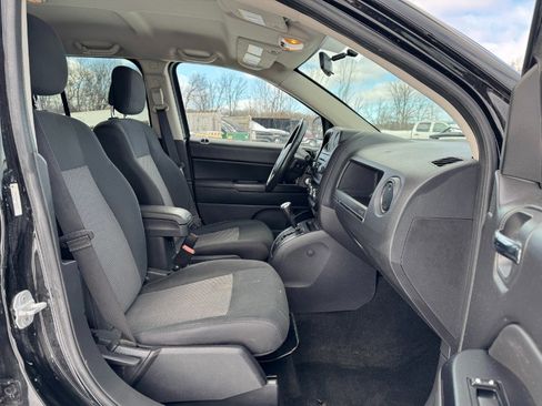 Used 2012 Jeep Compass Sport image 19