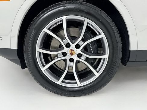 New 2026 Porsche Cayenne AWD/4WD image 33