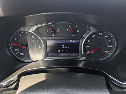 Used 2023 Chevrolet Equinox LT AWD/4WD image 2