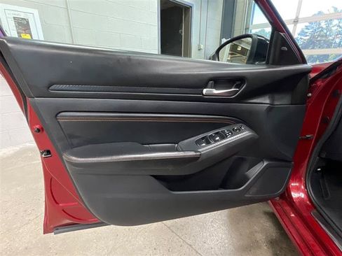 Used 2020 Nissan Altima 2.5 SR FWD image 11