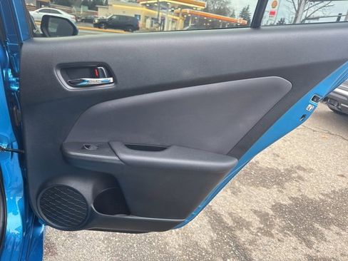 Used 2022 Toyota Prius LE image 22