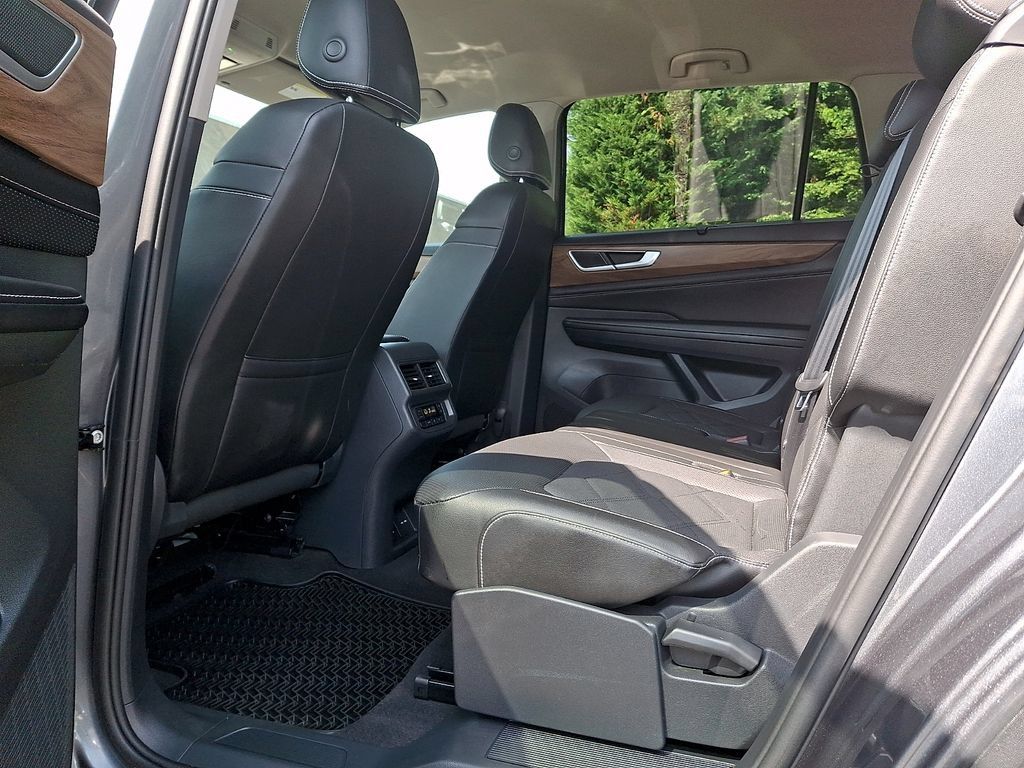 Certified 2024 Volkswagen Atlas SE AWD/4WD image 10