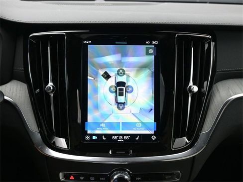 Used 2024 Volvo V60 B5 Cross Country Ultimate image 21