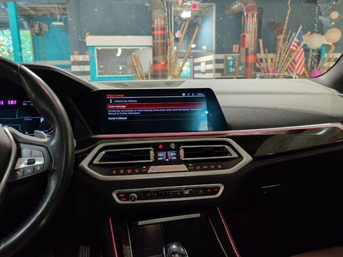 Used 2021 BMW X5 xDrive40i w/ Premium Package AWD/4WD image 14
