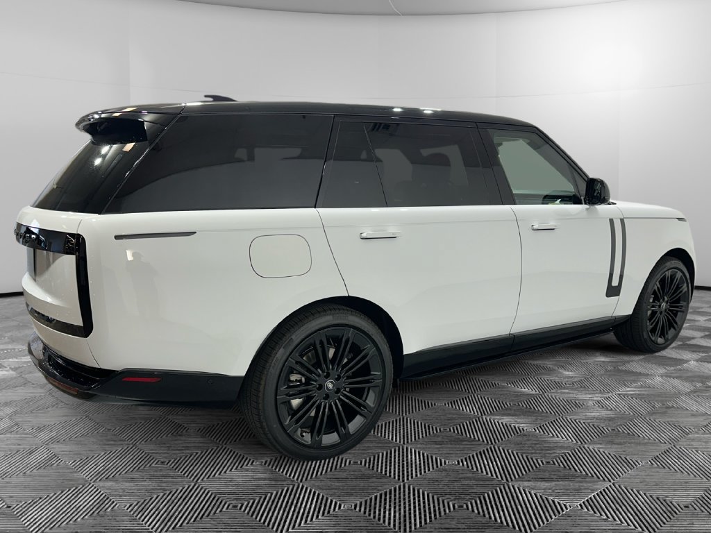 Used 2025 Land Rover Range Rover Long Wheelbase SE AWD/4WD image 7