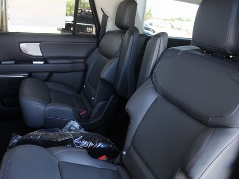 New 2025 Ford Expedition Max Active image 17