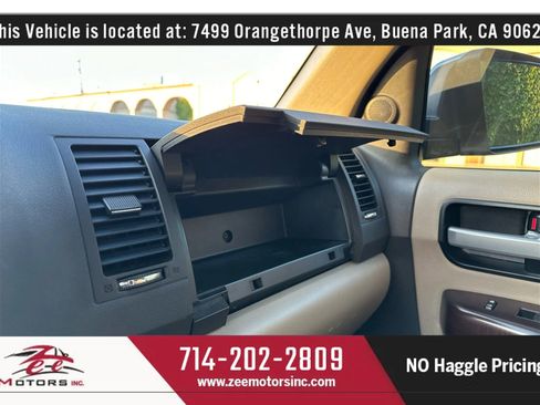 Used 2011 Toyota Sequoia Platinum image 31