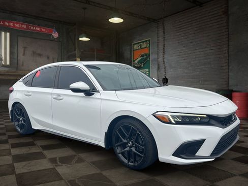 Used 2022 Honda Civic Sport Touring image 2