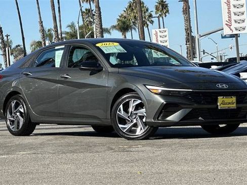 Certified 2025 Hyundai Elantra Sport image 2