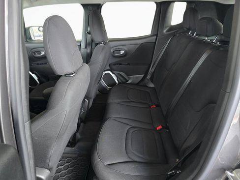 Used 2019 Jeep Renegade Latitude w/ Cold Weather Group AWD/4WD image 38