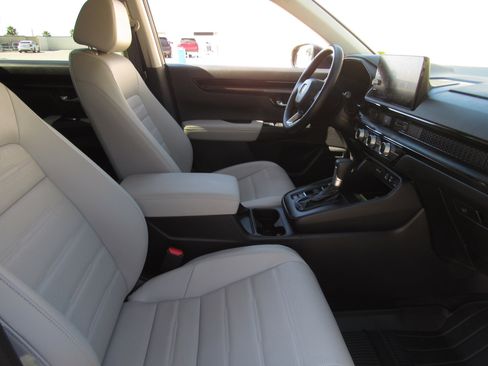 Used 2025 Honda CR-V EX-L image 9