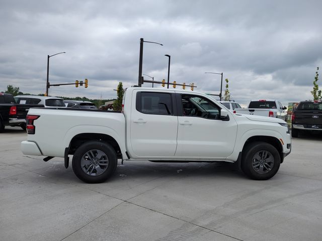Used 2025 Nissan Frontier SV AWD/4WD image 6