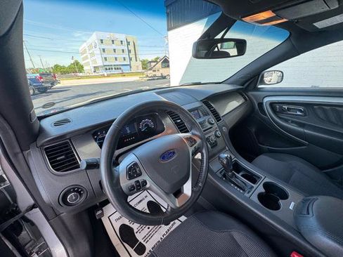 Used 2018 Ford Taurus SEL FWD image 9