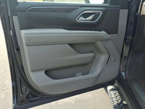 Used 2023 Chevrolet Tahoe Z71 w/ Z71 Off-Road Package AWD/4WD image 18