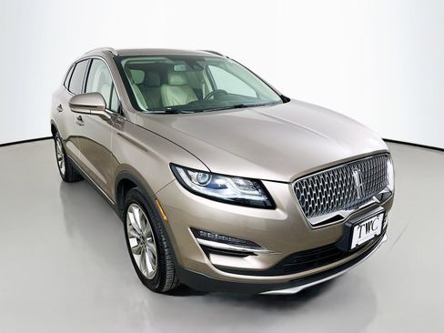 Used 2019 Lincoln MKC Select w/ Select Plus Package AWD/4WD image 3
