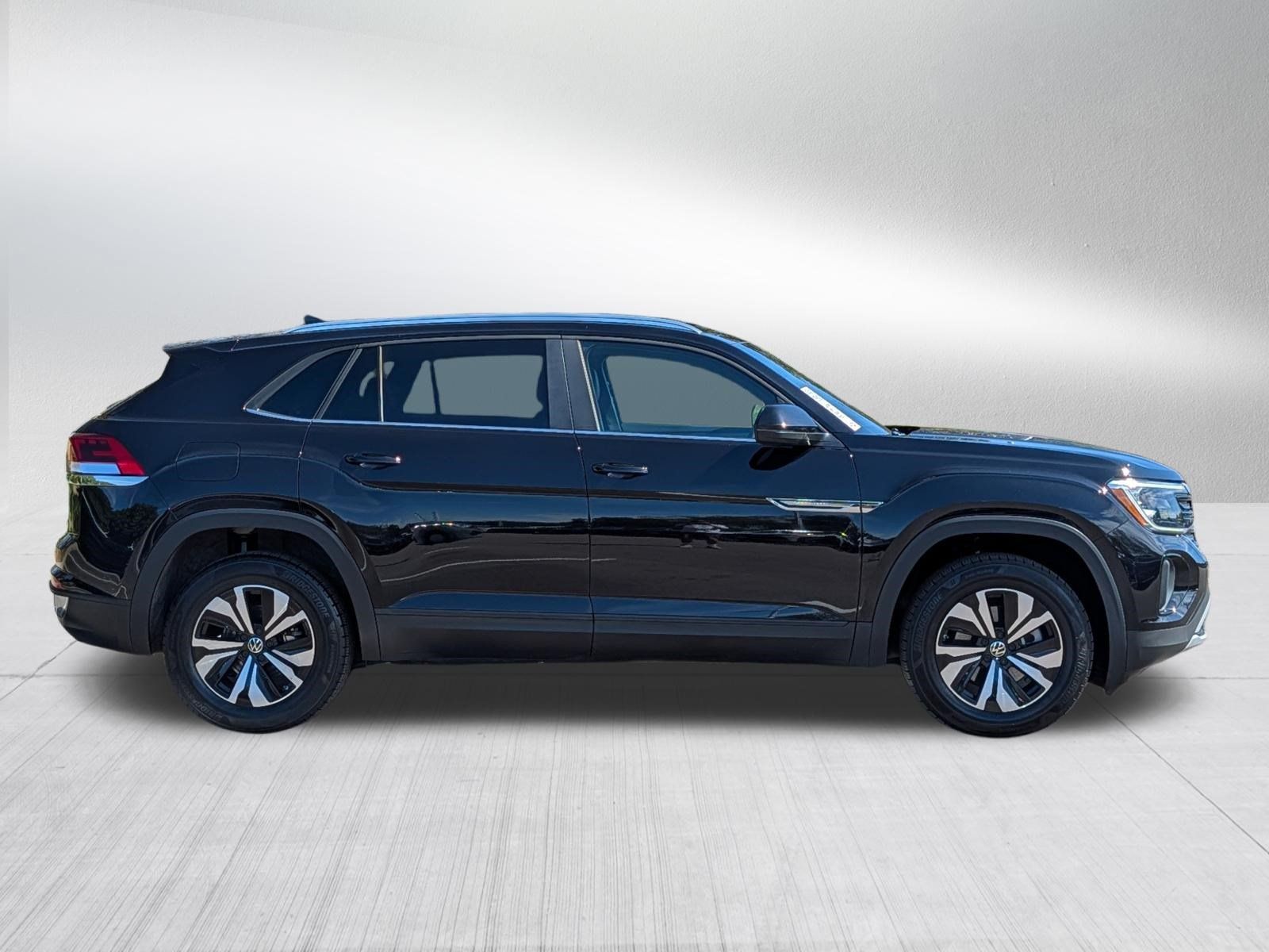 Certified 2024 Volkswagen Atlas Cross Sport SE AWD/4WD image 8