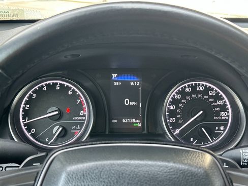 Used 2024 Toyota Camry SE image 21