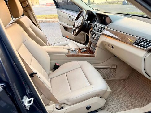 Used 2012 Mercedes-Benz E 350 4MATIC Sedan image 12