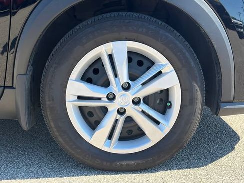 Used 2025 Nissan Kicks Play S FWD image 5