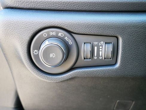 New 2026 Chrysler Pacifica Select image 37