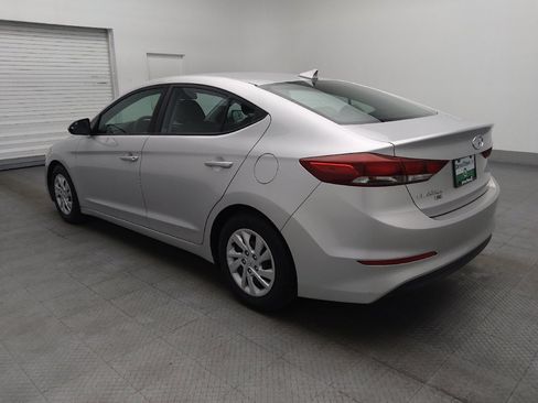 Used 2017 Hyundai Elantra SE image 3