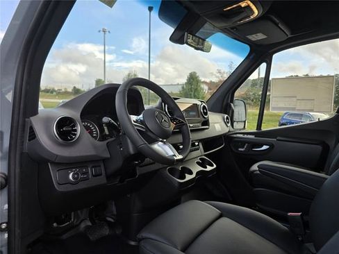 New 2026 Mercedes-Benz Sprinter 2500 image 21
