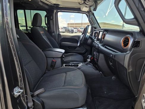 Used 2022 Jeep Gladiator Mojave AWD/4WD image 26