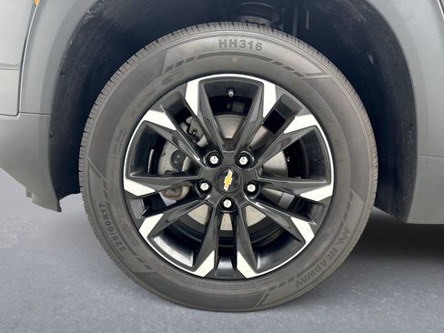 Used 2023 Chevrolet TrailBlazer LT AWD/4WD image 12