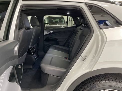 Certified 2023 Volkswagen ID.4 Pro S Plus AWD/4WD image 8