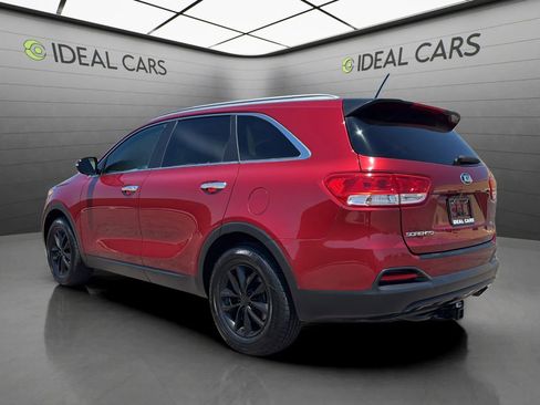 Used 2017 Kia Sorento FWD image 7