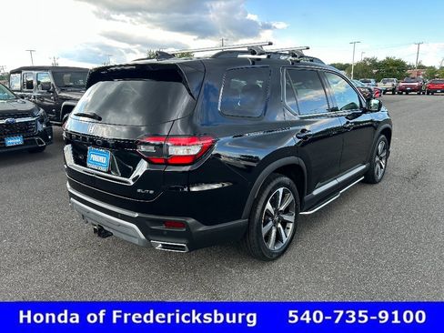 Used 2024 Honda Pilot Elite image 6