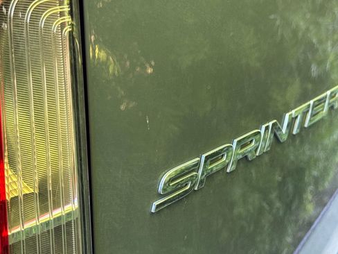 Used 2021 Mercedes-Benz Sprinter 2500 image 14