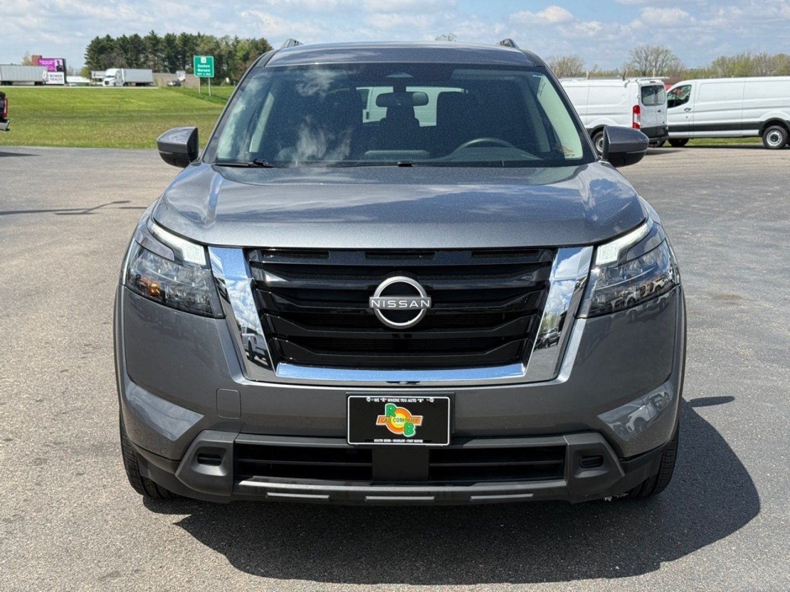 Used 2025 Nissan Pathfinder SV FWD image 3