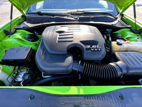 Used 2019 Dodge Charger SXT w/ Leather Interior Group image 10