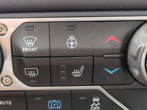 Used 2025 Jeep Wrangler Unlimited Sahara w/ Safety Group image 24