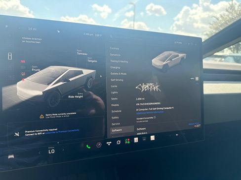 Used 2024 Tesla Cybertruck AWD Crew Cab image 9