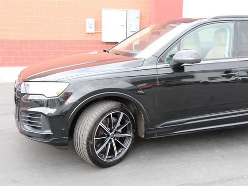 Used 2023 Audi Q7 3.0T Premium Plus w/ Premium Plus Package AWD/4WD image 5
