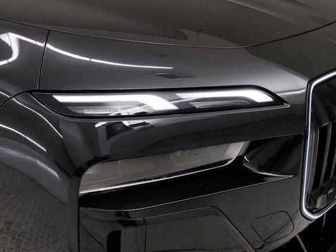 Used 2025 BMW i7 eDrive50 w/ M Sport Package RWD image 3