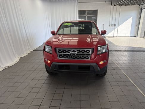 Used 2022 Nissan Frontier SV RWD image 2