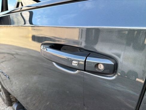 Used 2021 Chevrolet Tahoe Z71 image 21