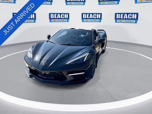Used 2023 Chevrolet Corvette Stingray Premium Conv w/ Z51 Performance Package RWD image 3