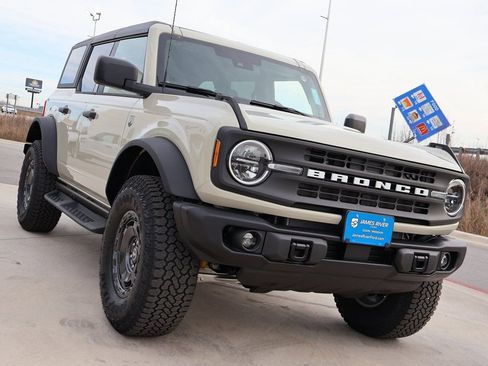 New 2025 Ford Bronco Big Bend w/ Black Diamond Package image 6