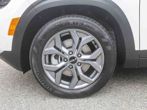 Used 2024 Kia Seltos S AWD/4WD image 11