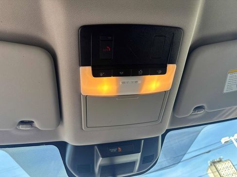 Used 2022 Nissan Rogue SV image 30