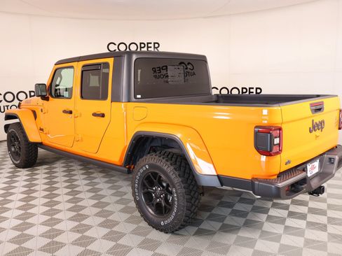 Used 2025 Jeep Gladiator Sport AWD/4WD image 22