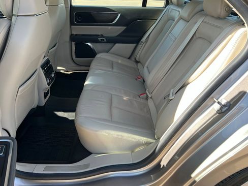 Used 2018 Lincoln Continental Reserve image 22