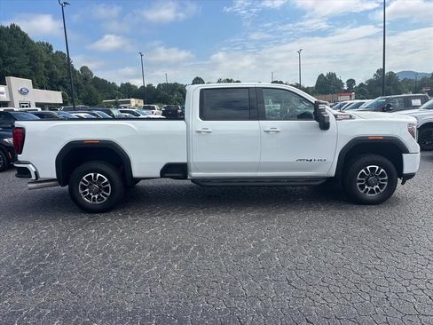 Used 2022 GMC Sierra 2500 AT4 w/ AT4 Preferred Package AWD/4WD image 9