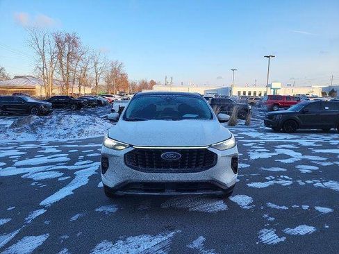 Used 2023 Ford Escape SE w/ PHEV Premium Package image 9