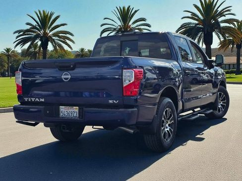 Used 2024 Nissan Titan SV w/ SV Convenience Package image 5